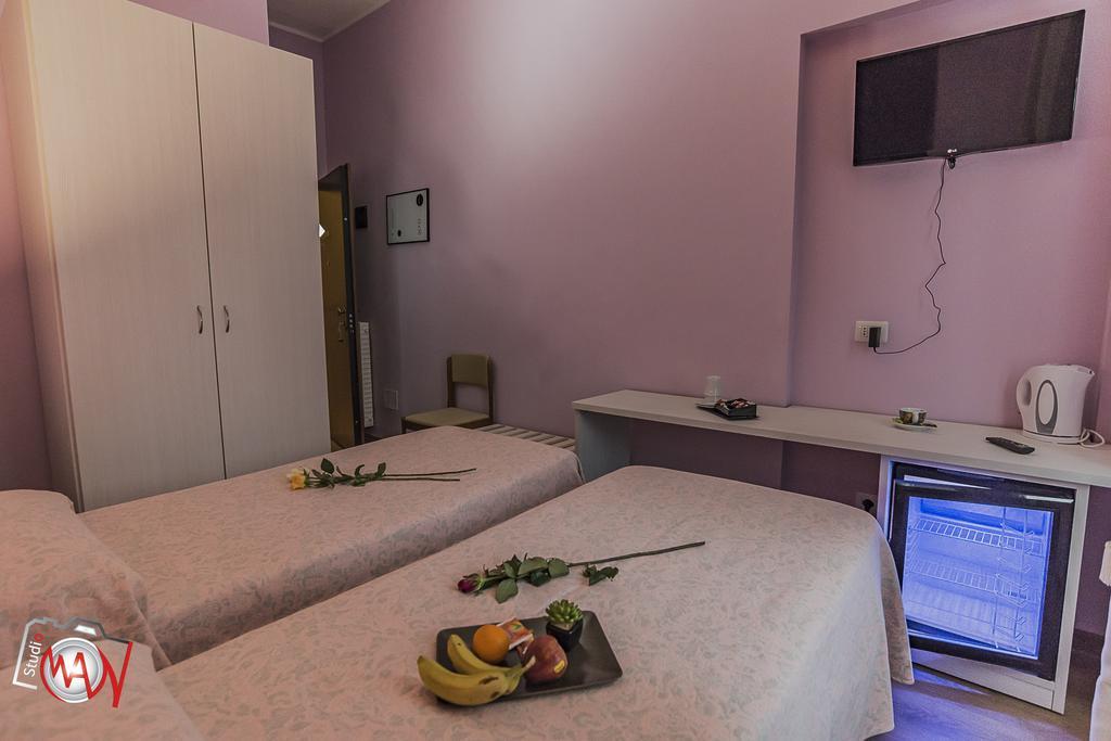 Quarto com 2 Camas de Solteiro