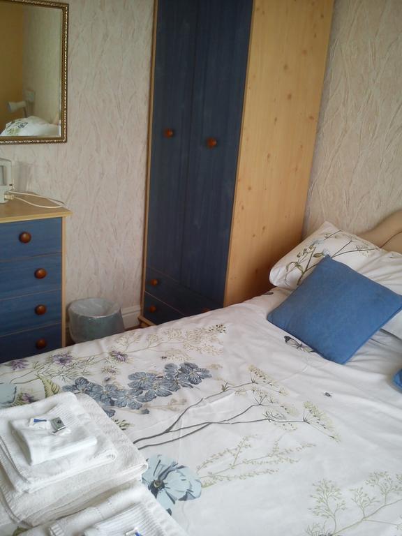 Single Room with Shared Shower and Toilet