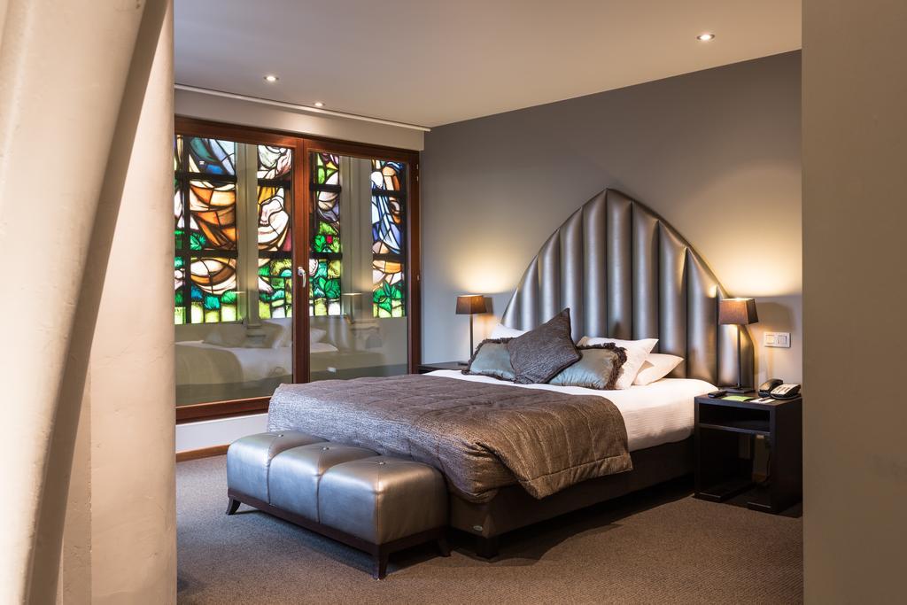 Junior Suite Church area