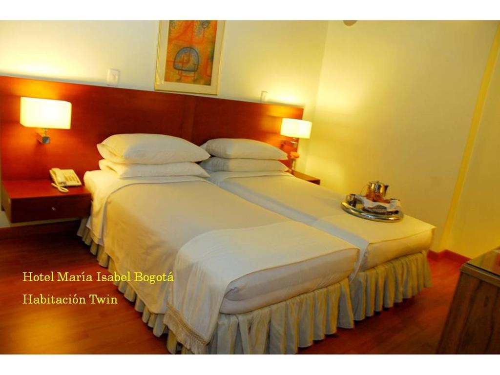 Zimmer mit Queensize-Bett und Gemeinschaftsbad