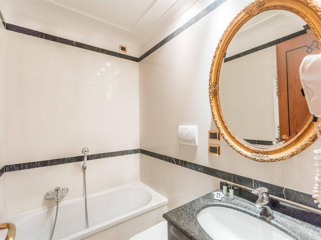 Quarto Standard com Cama de Casal ou 2 de Solteiro
