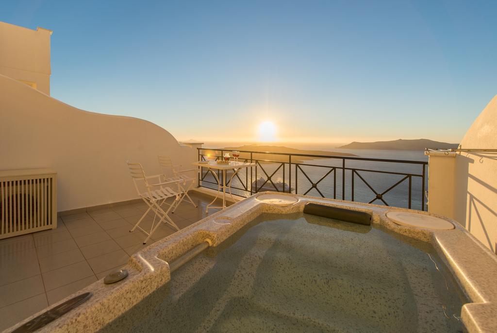 Grande Suite with Caldera View and Hot Tub,698526135:JPEG