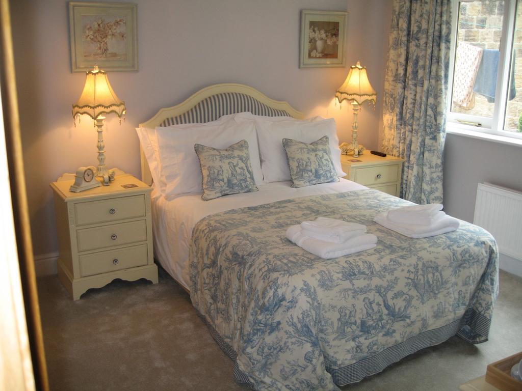 Deluxe Double Room Shower