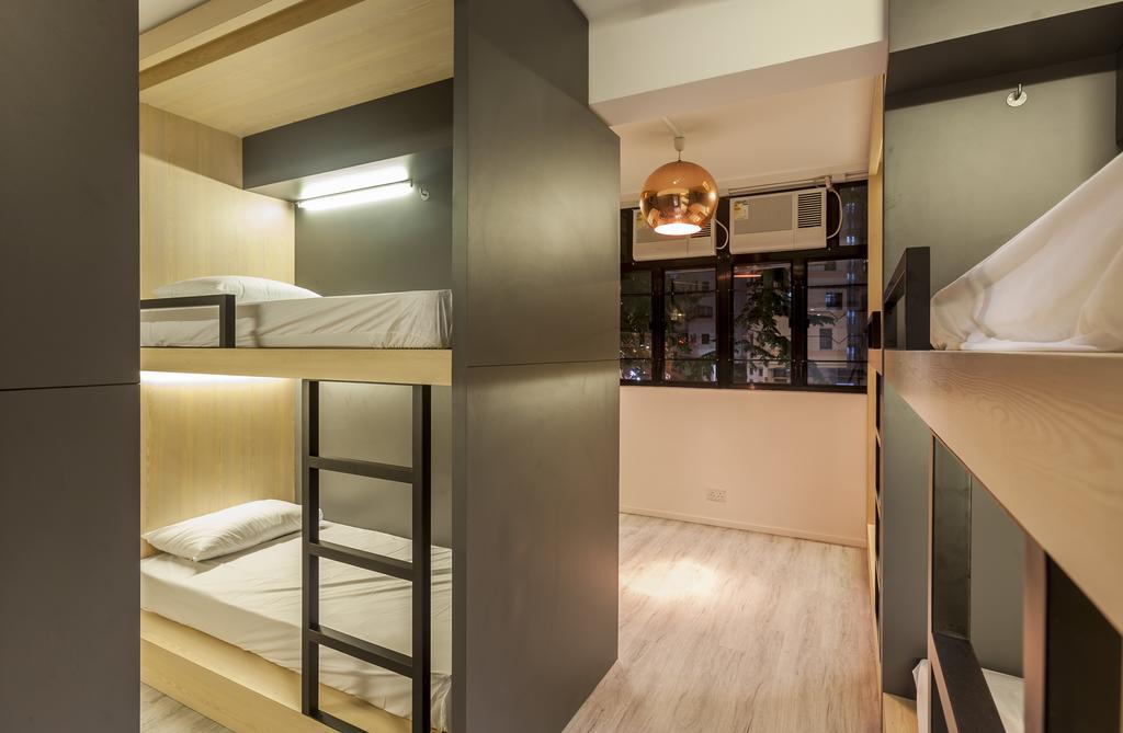 Single Bed 10-Bed Mixed Dormitory Room