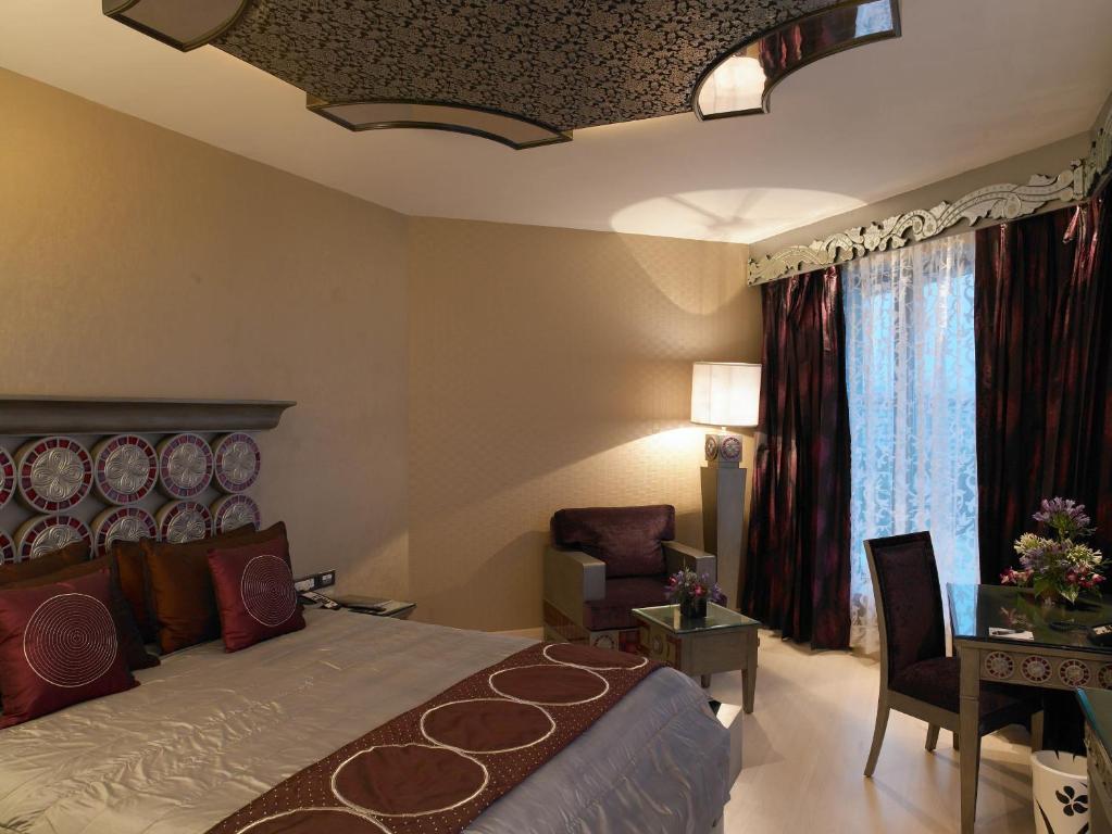 Zuri Standard Room with King bed ,10% Discount on Food and Soft Beverage