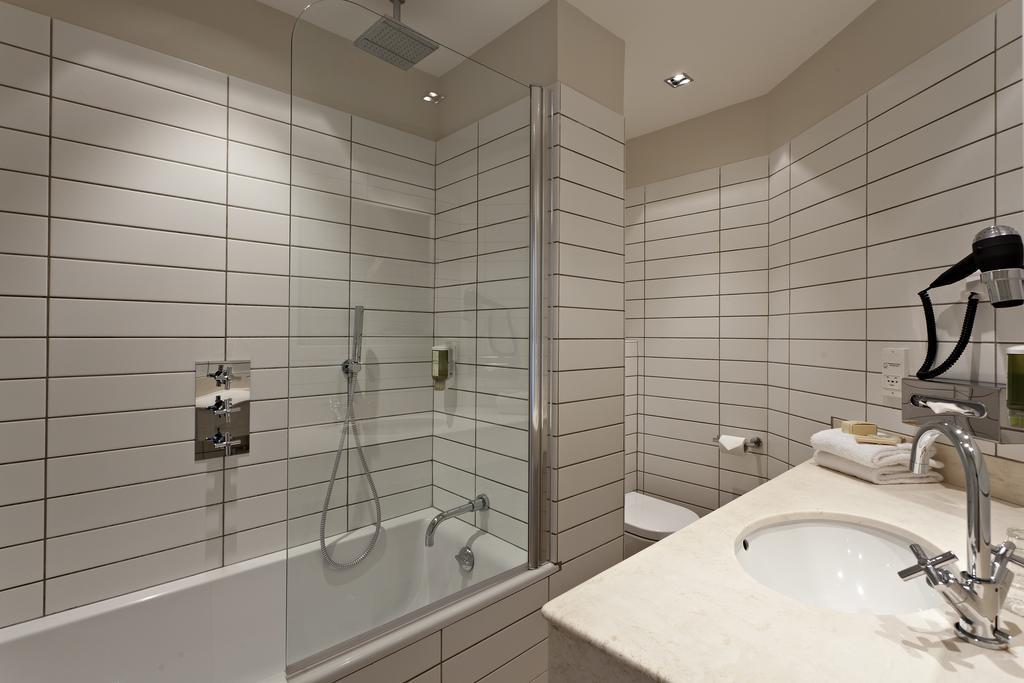 Deluxe Triple Room Street View