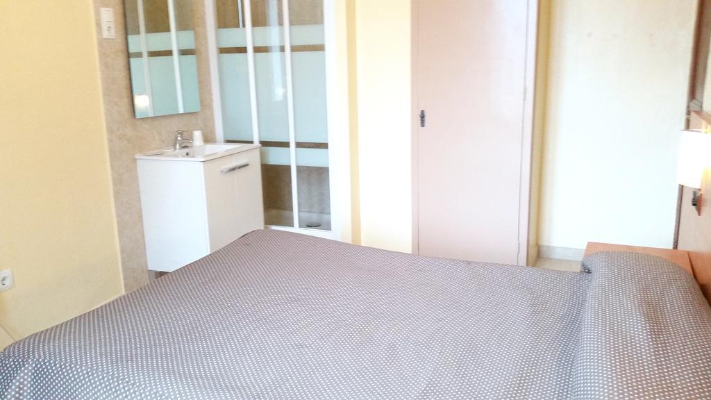 Habitación Doble con aseo compartido
