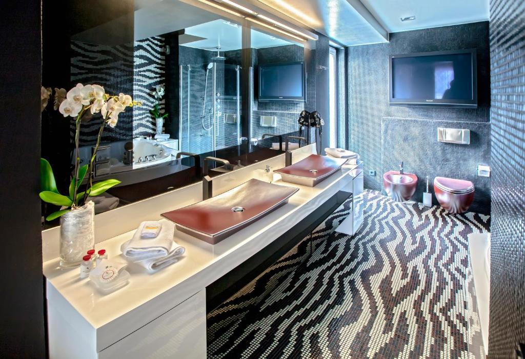 Suíte Luxo Spa com Vista do Mar e Banheira de Hidromassagem Coberta e ao Ar Livre no Terraço