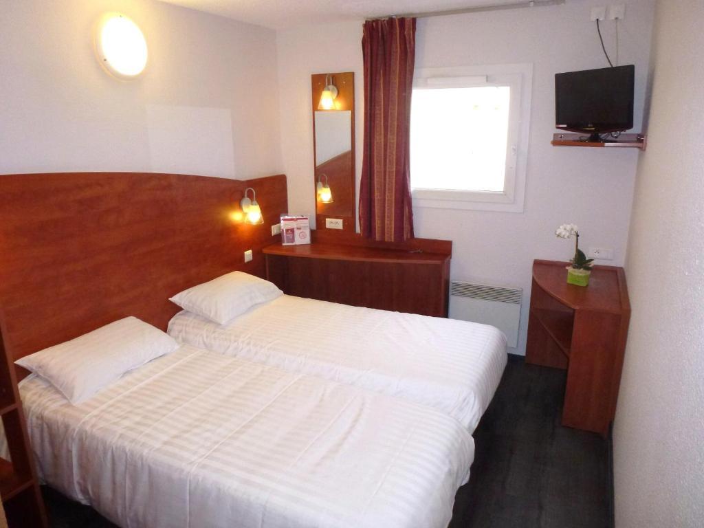 Twin Room,1602949446:JPEG