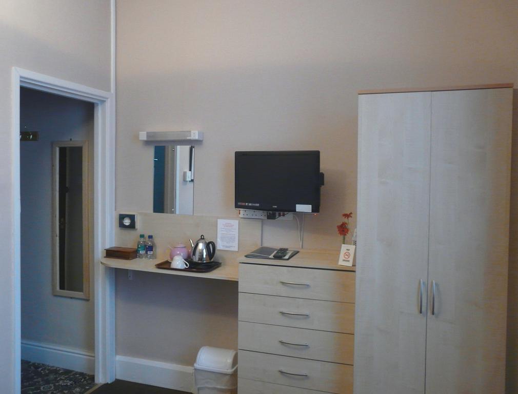 Twin Room Private Bathroom