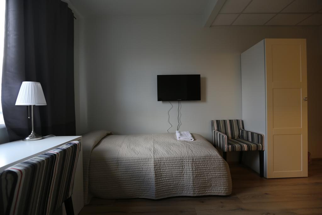Twin Room Private Bathroom