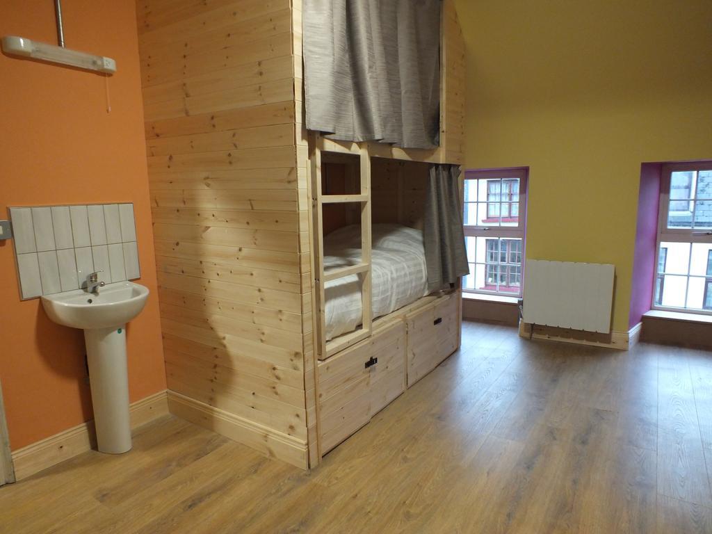 Bed 8-Bed Mixed Dormitory Room