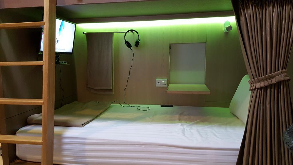 Quadruple Room with Private Bathroom
