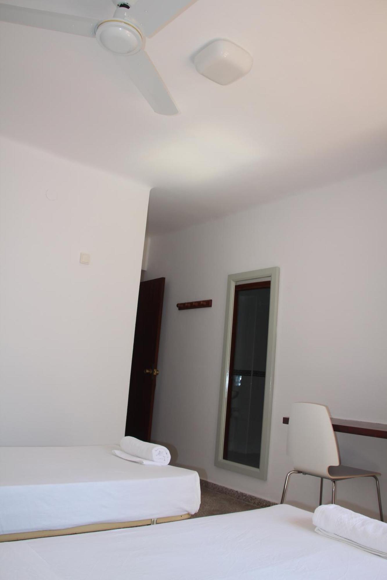 Twin Room Private Bathroom