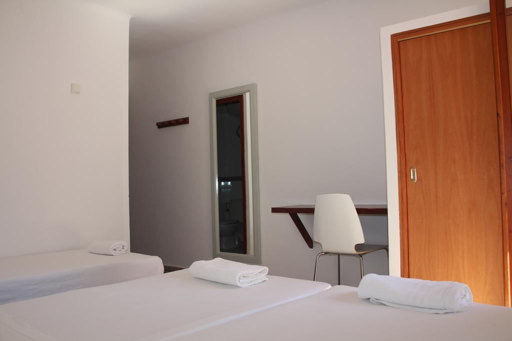 Twin Room Private Bathroom