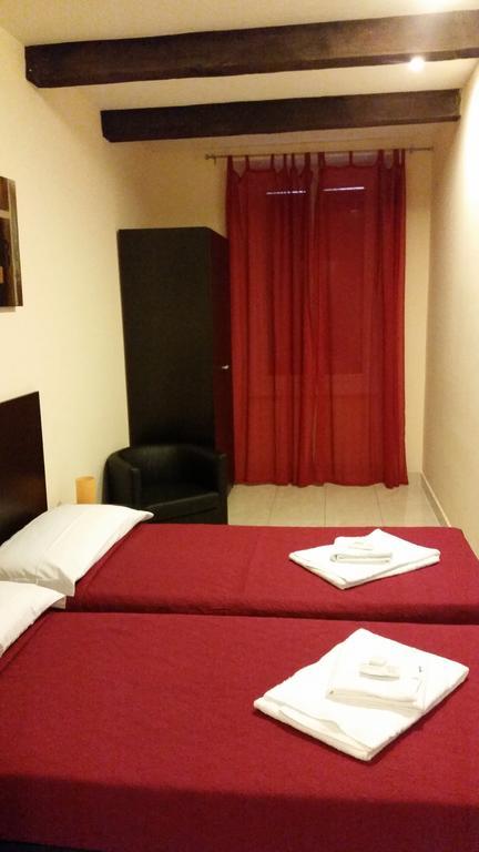 Twin Room Private Bathroom