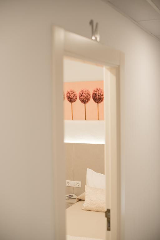 Small Twin Room,228180764:JPEG
