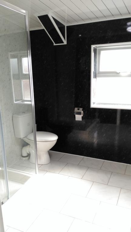 Familienzimmer mit Dusche