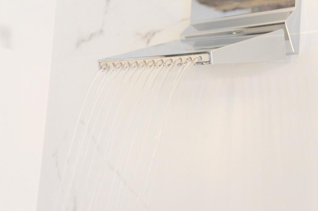 Classic Double Room Shower