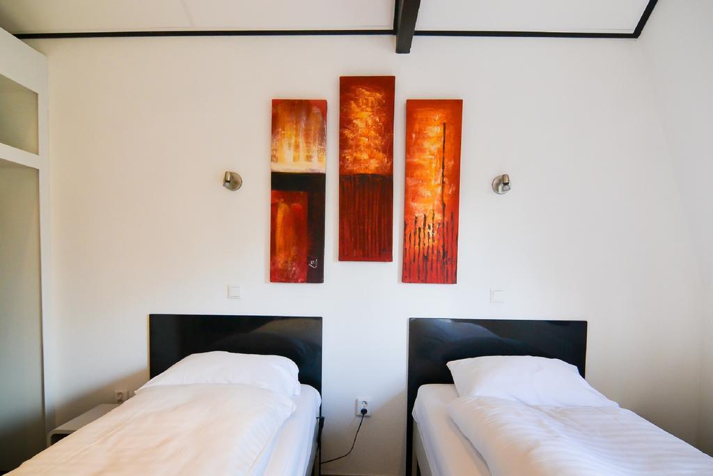 Quadruple Room Shower