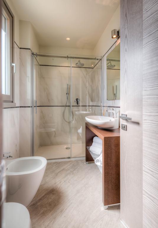 Superior Studio kitchen & Pool Access