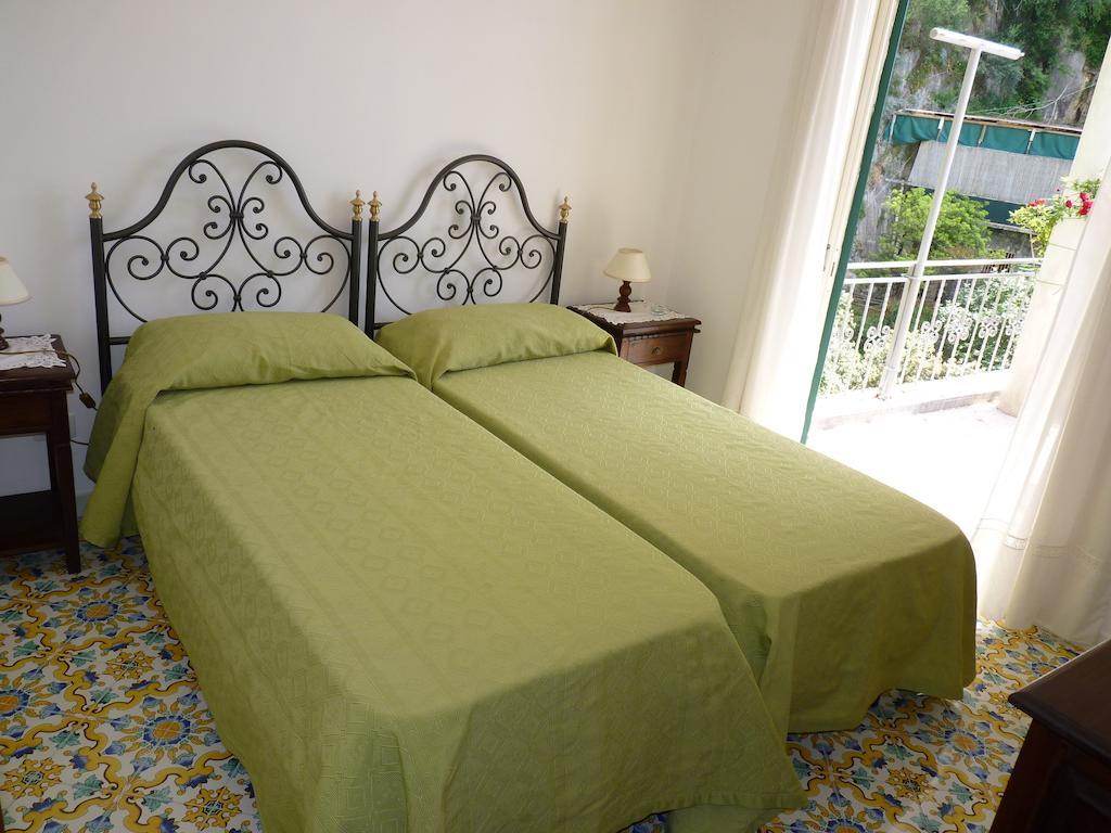 Quarto com Cama de Casal ou 2 de Solteiro com Banheiro Privativo Externo
