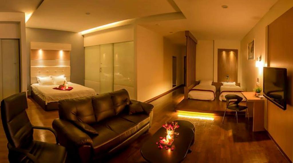 Superior Suite Spa Bath,234886173:JPEG