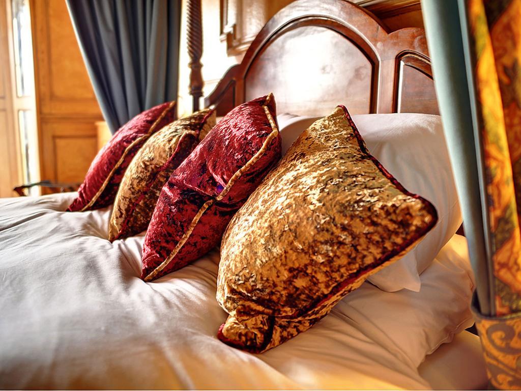 Luxury Four Poster Room Shower