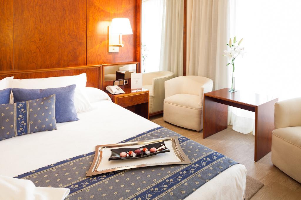 Double or Twin Room,375272761:JPEG