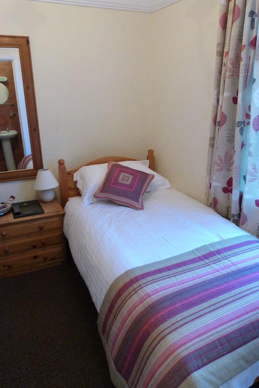 Single Room,236529817:JPEG