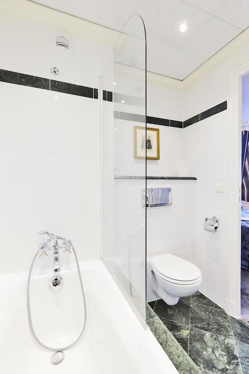 Two Adjacent Double Rooms 2 bathrooms