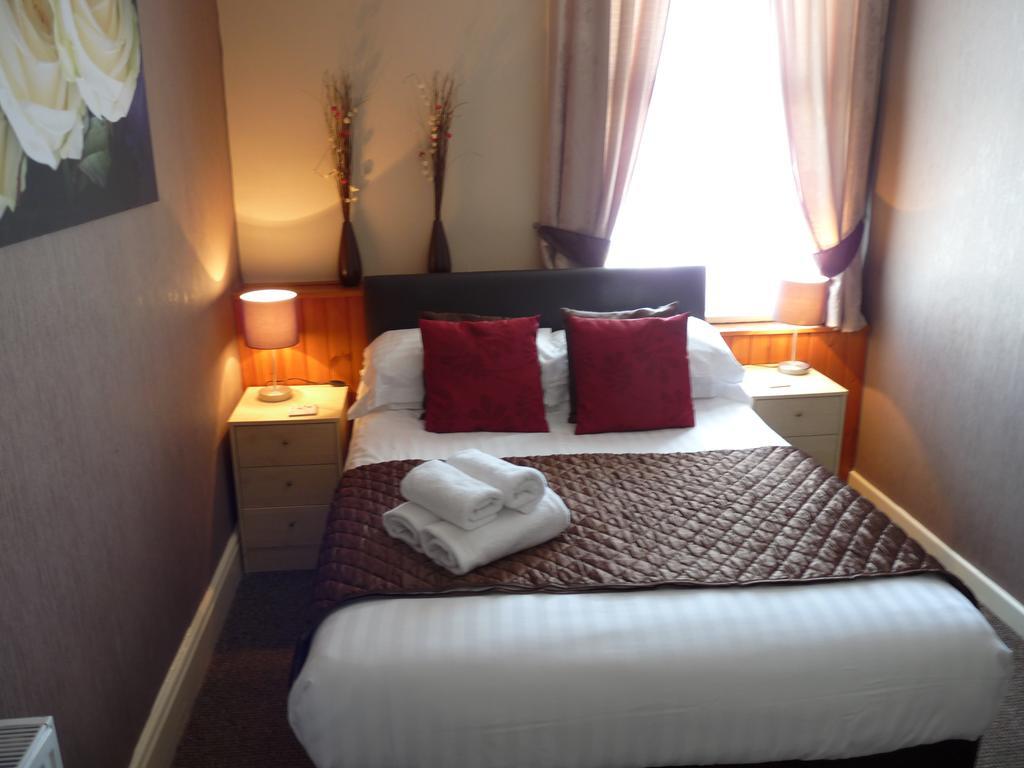 Double Room Private Bathroom