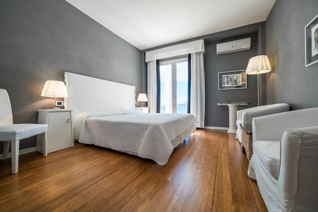 Doppelzimmer mit Meerblick