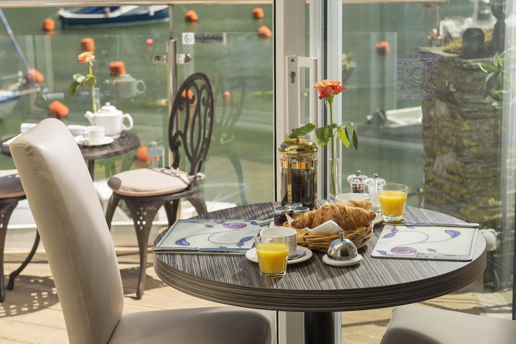 Standard King Room Harbour View Lansallos