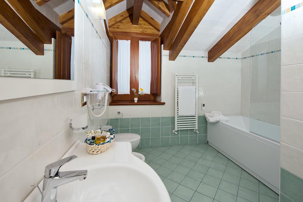 Quarto Duplo Deluxe com Banheira de Hidromassagem