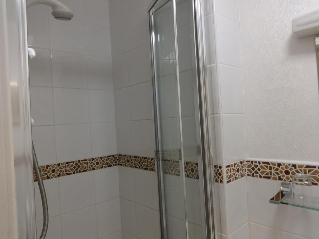 Twin Room Private External Bathroom