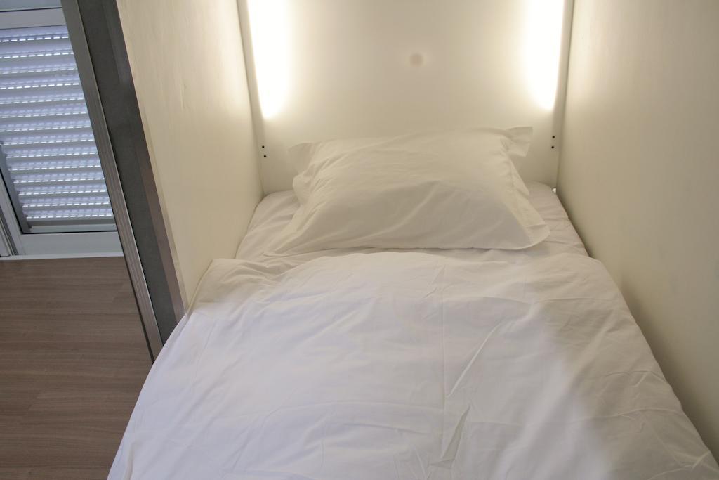 Bed 8-Bed Mixed Dormitory Room