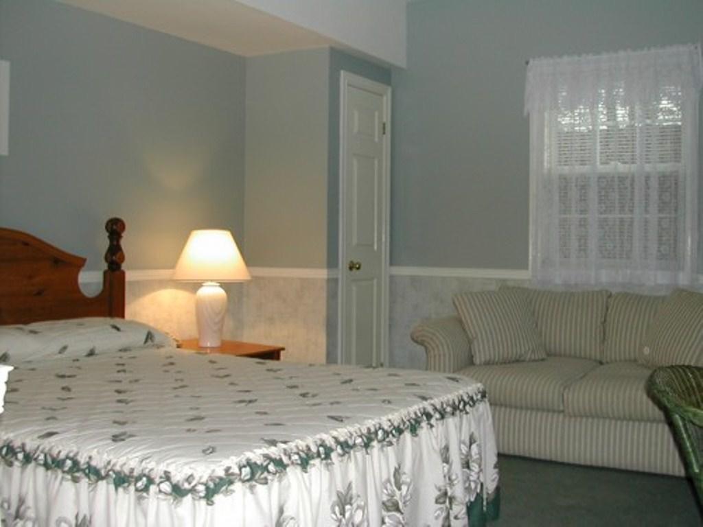 Habitación con cama grande
