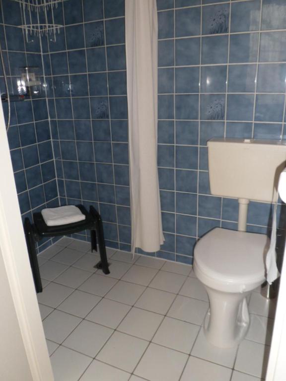 Single Room,917085532:JPEG