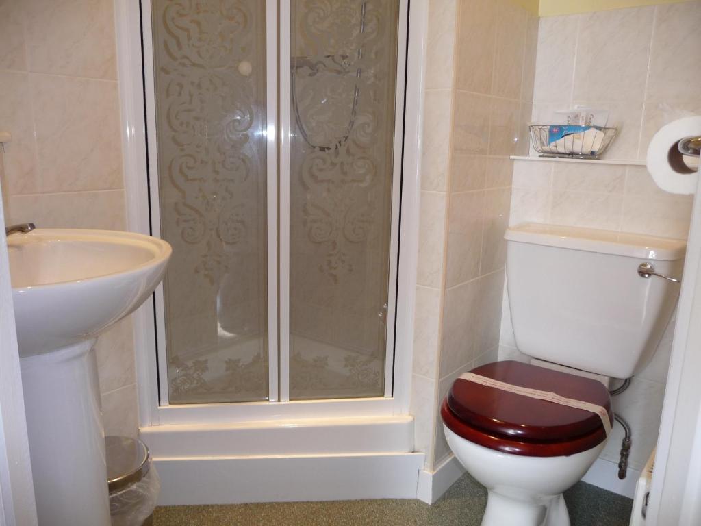 Deluxe Double Room Shower,404311524:JPEG