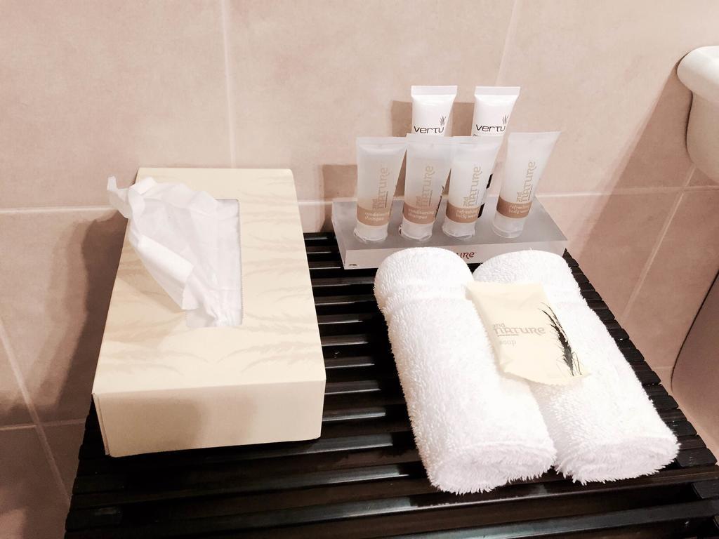Studio Spa Bath