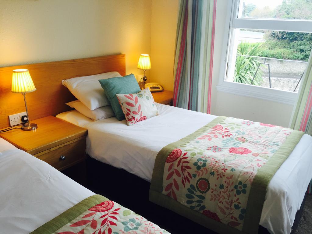 Basic Twin Room
