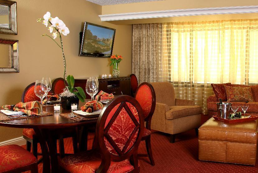 One-Bedroom King Suite