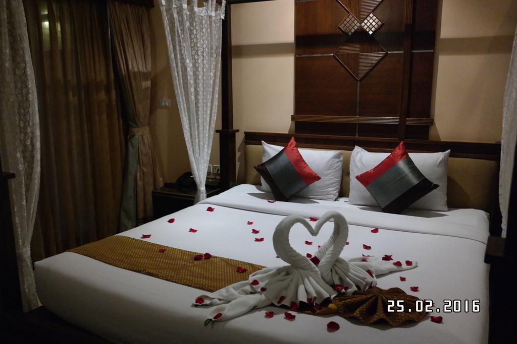 Deluxe One-Bedroom Suite