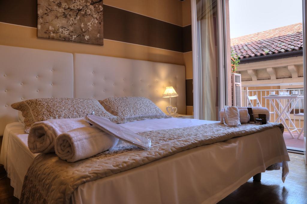 Double Room Private External Bathroom