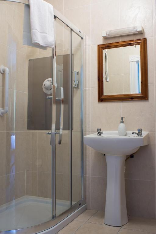 Triple Room Double Single