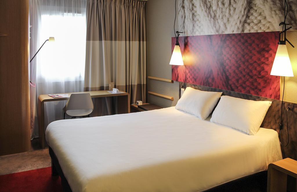 2 Communicating Double Rooms