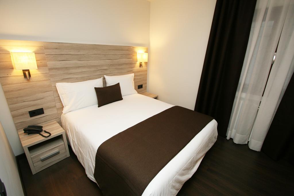 Tweepersoonskamer met 1 tweepersoonsbed of 2 aparte bedden (Binnenzijde)