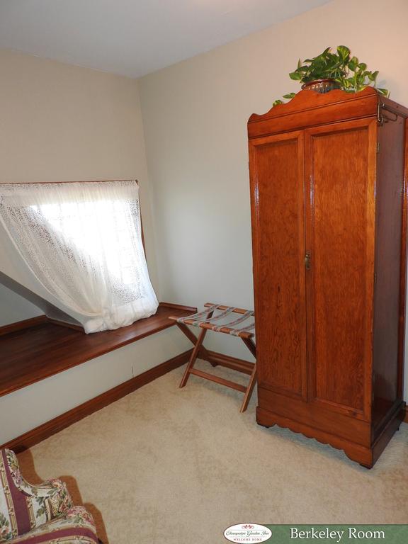 Double Room Private External Bathroom