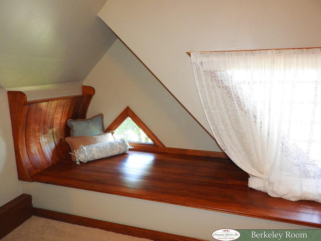 Double Room Private External Bathroom